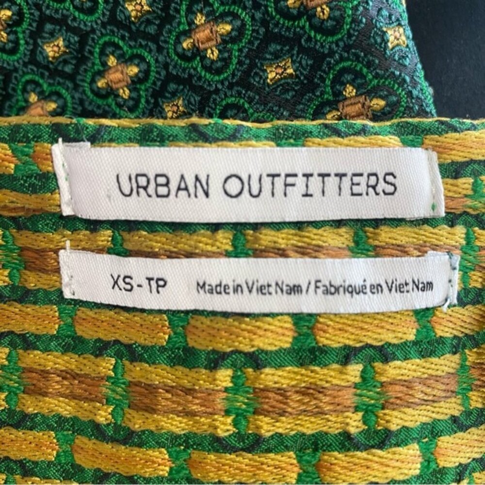 Urban Outfitters - Green Shamrock Print Mini Skirt - XS - Vietnam - Picture 5 of 7
